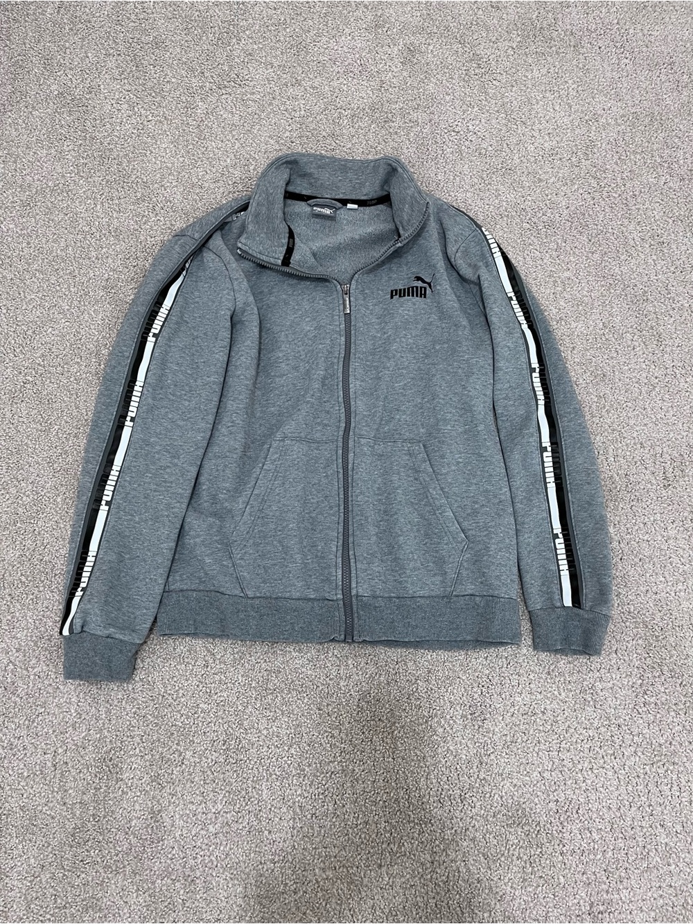 NWOT Puma Essentials zip up sweater